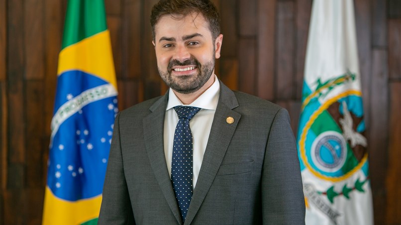 Vinicius Cozzolino em foto oficial da Alerj, candidato a deputado estadual
